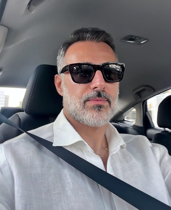 <em>Javier.R </em>